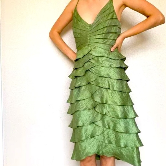 Adrianna Papell Dresses & Skirts - Adrianna Papell cocktail dress green